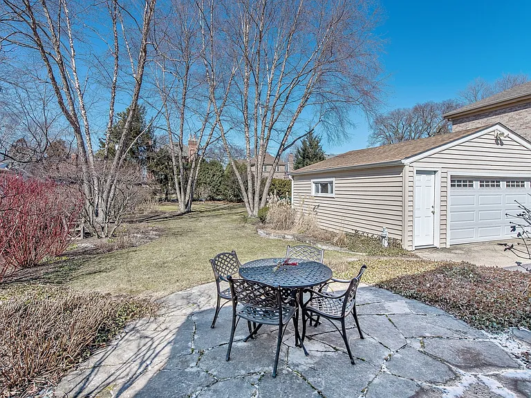 2322 Birchwood Ave — Photo 16