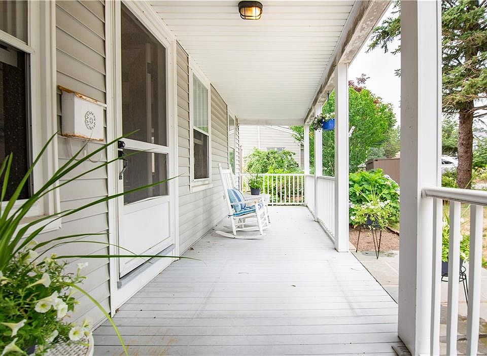297 Terrace Ave, Riverside, RI 02915 Zillow