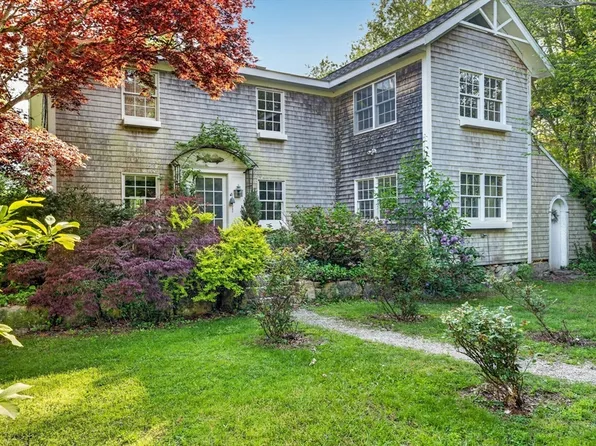 17 Quail Trl, Westport, MA 02790