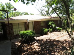 911 Country Club Rd, Bowie, TX 76230