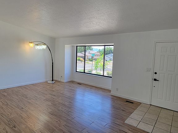 4th image of 11153 S Silver Queen Cir