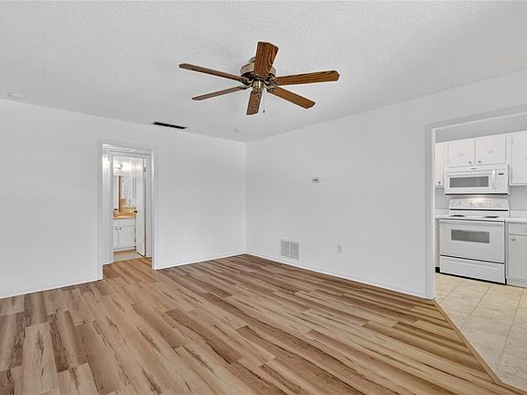 5th image of 200 E 10th Ave APT 8