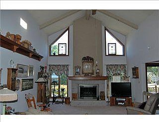 3rd image of 19300 Montrose Dr