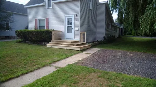147 Carpenter St Photo 1