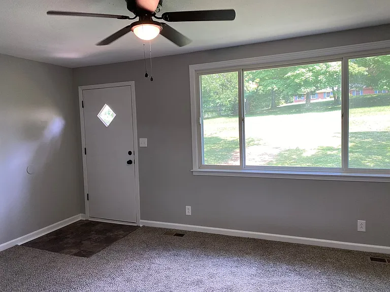 2134 Old Russellville Pike — Photo 4