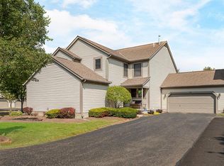 990 Pinewood Ln, Columbus, OH 43230