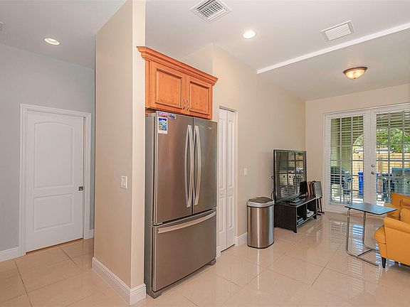4th image of 1141 NE 3rd Avenue #1141