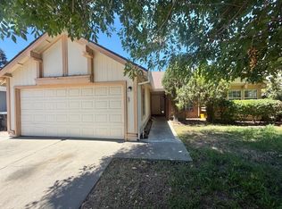 8561 Vintage Park Dr, Sacramento, CA 95828