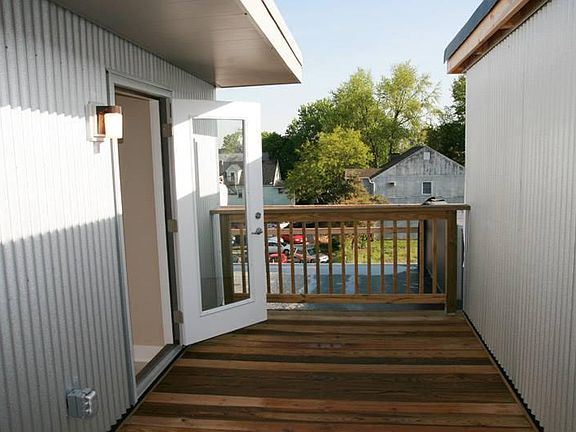 2nd image of 463 Brown St #470