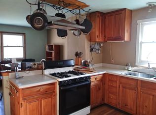 135 Bog Rd, Rockland, ME 04841