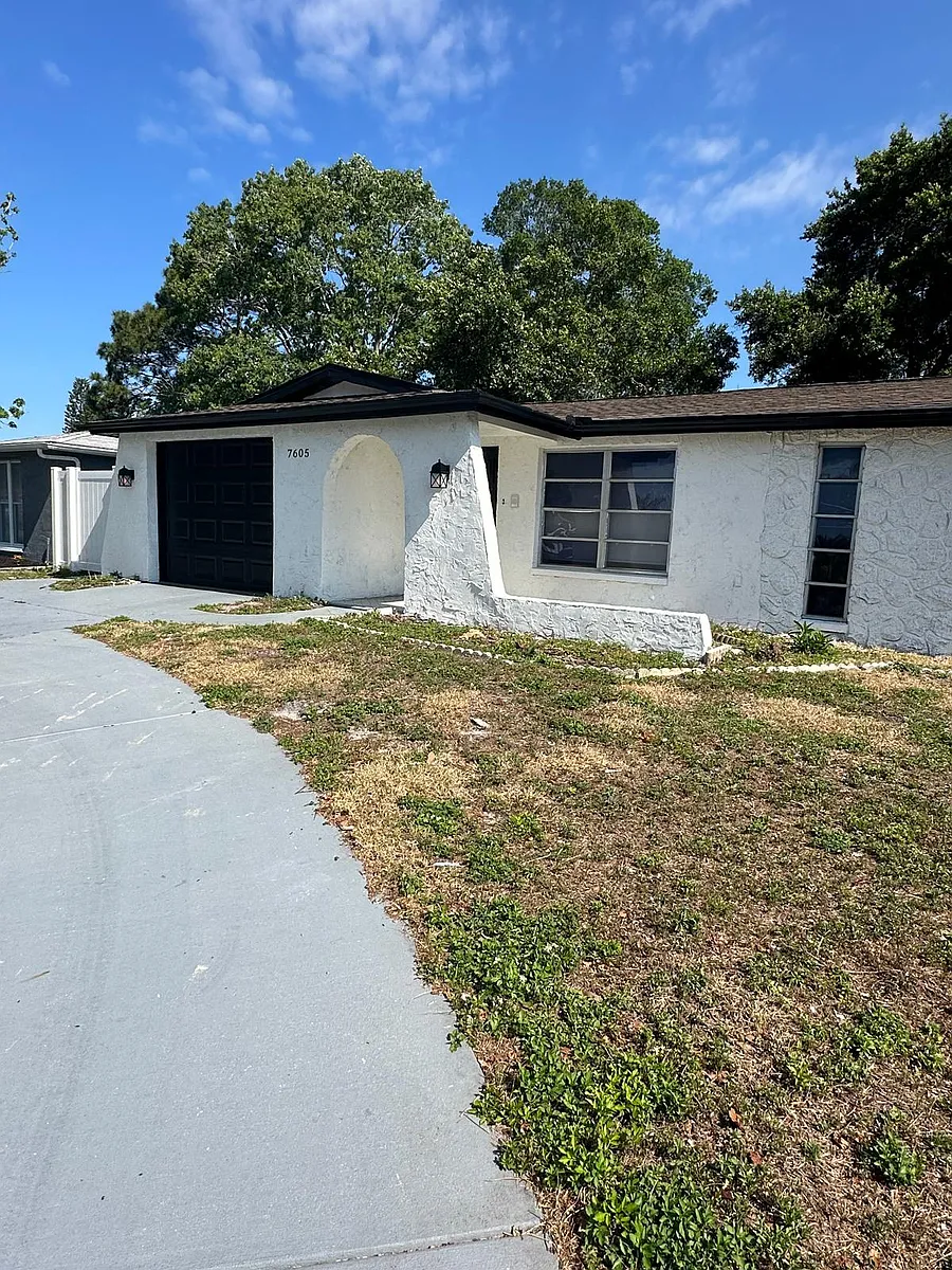 Building Photo - 7605 Embassy Blvd #1