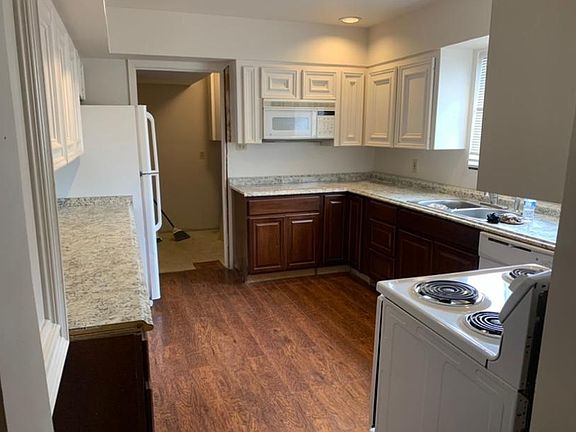 5th image of 1903 Stoney Brook Dr