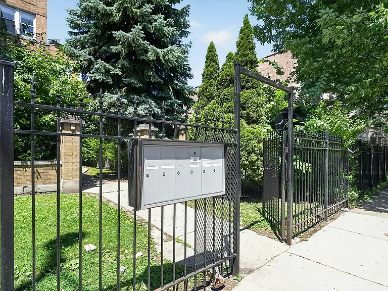 1854 S Central Park Ave #1852-2E — Photo 5