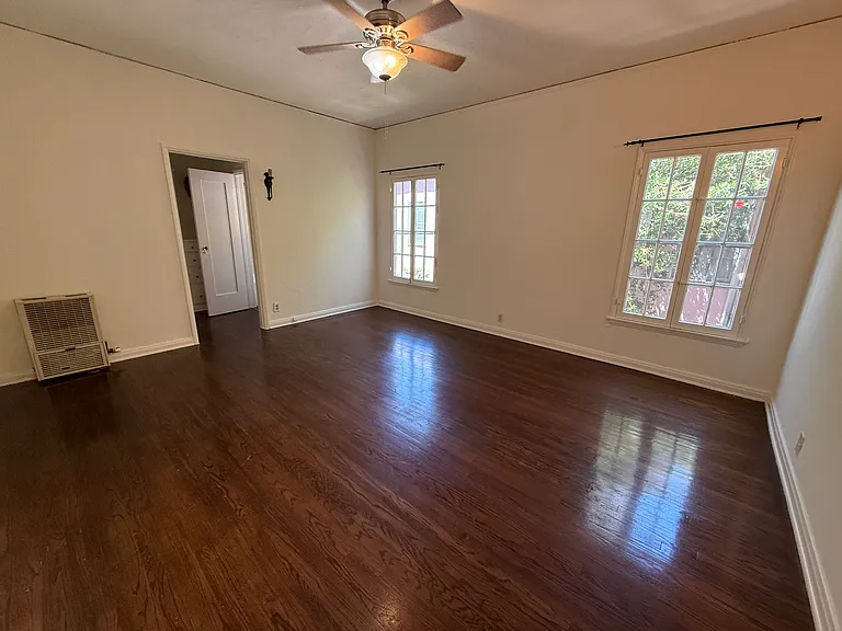724 S Mansfield Ave #728 — Photo 5