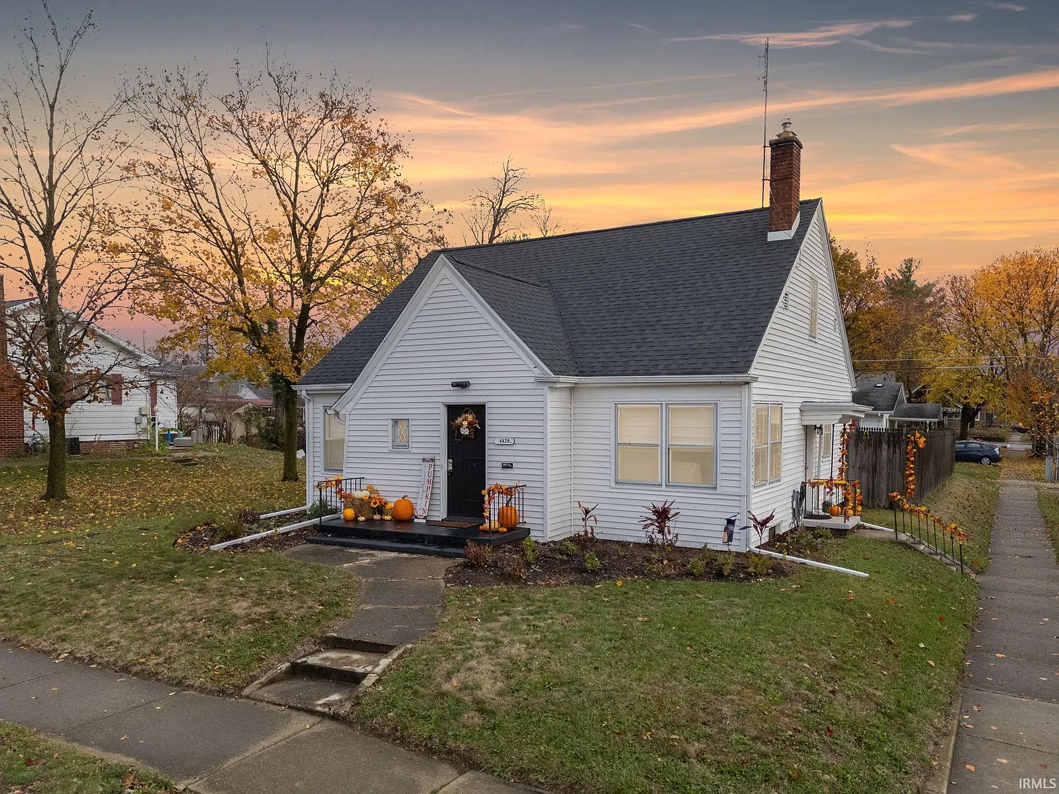 4429 S Wayne Ave photo 1