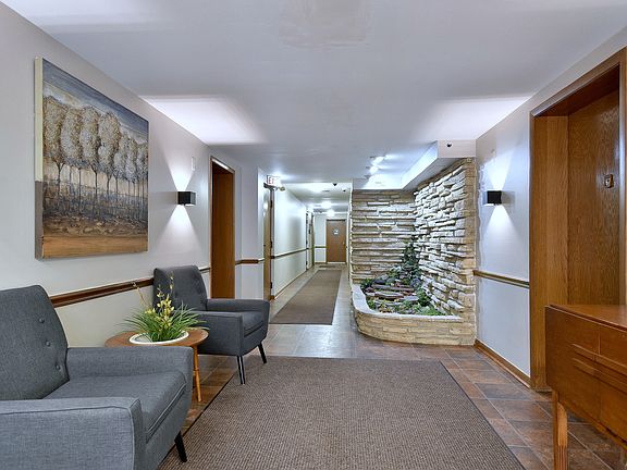 5th image of 6490 N Northwest Hwy APT 1F