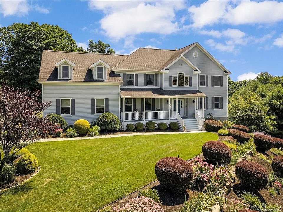1st image of 48 Grand Meadow Dr