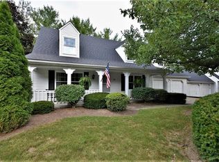 100 Commons Ct #14, Chagrin Falls, OH 44022