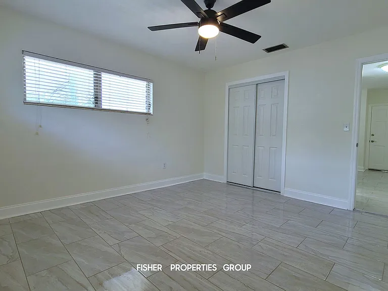 621 Riviera Dr — Photo 26