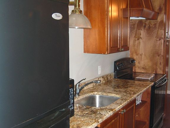 (03) Kitchen left wall