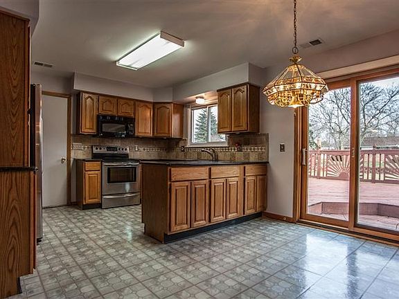 5th image of 3943 Beech Dr