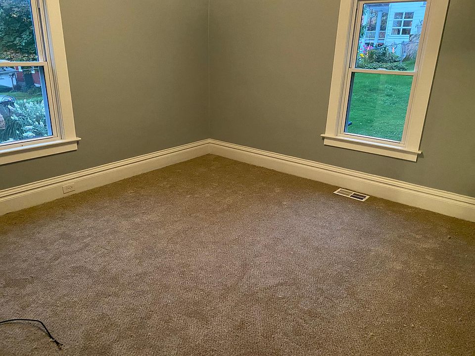 2nd image of 1527 Elk St #1527