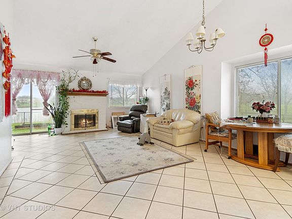 2nd image of 1921 Grosse Pointe Ct