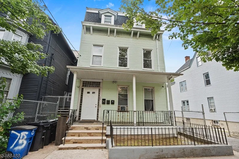 75 N 13th St
