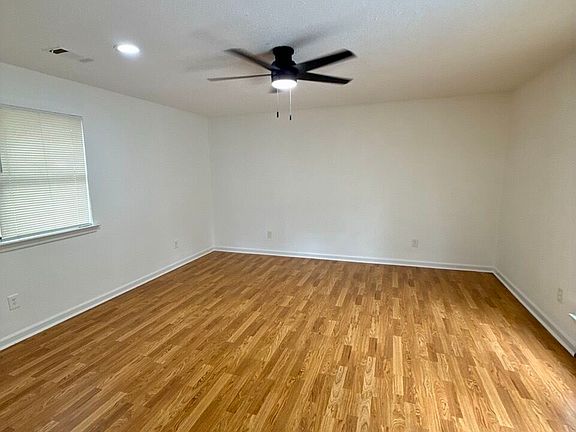 5th image of 108 Hilltop Cir