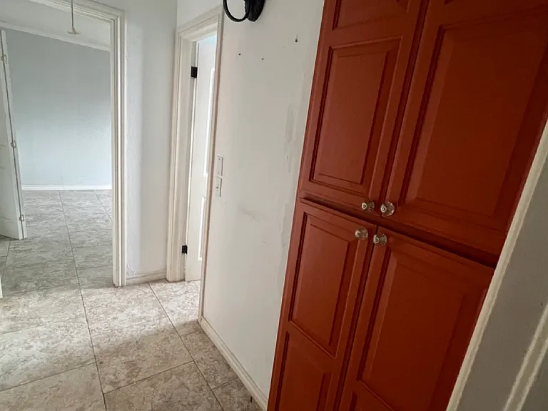 713 SW 49th St — Photo 23