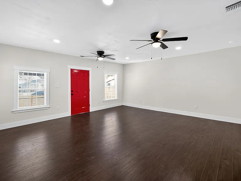 427 Floyd Ave — Photo 17
