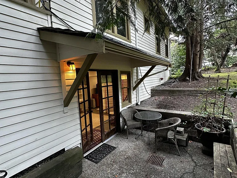 7805 NE 12th St — Photo 1