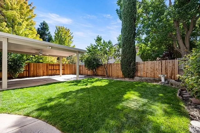 Belfont Cir, Sacramento — Photo 4