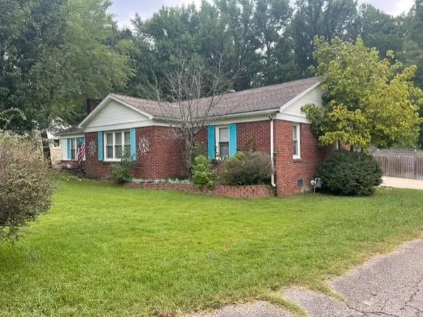 211 S Lake St, Paris, TN 38242