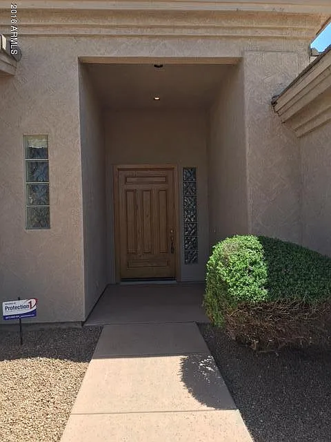 4 bed, 2.5 bath, 2307 sqft, $2,800 — Photo 4