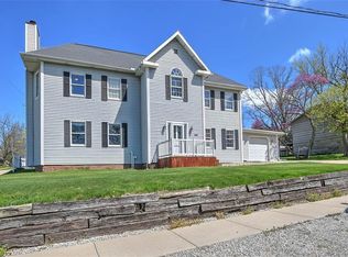 440 W Roberts Dr, Mt Zion, IL 62549
