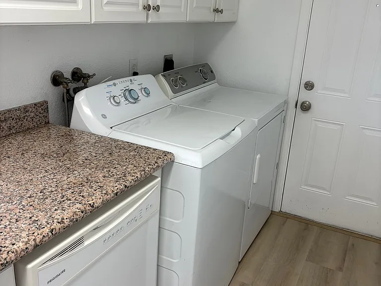 Full size washer & dryer