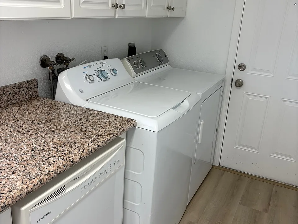 Full size washer & dryer
