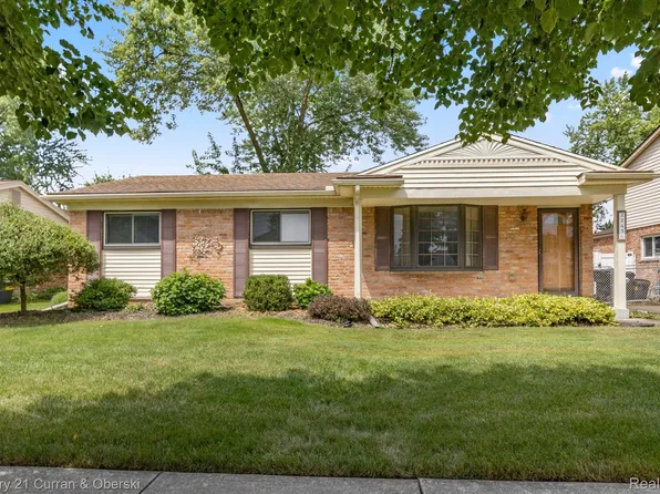 22436 Canterbury St, Woodhaven, MI 48183