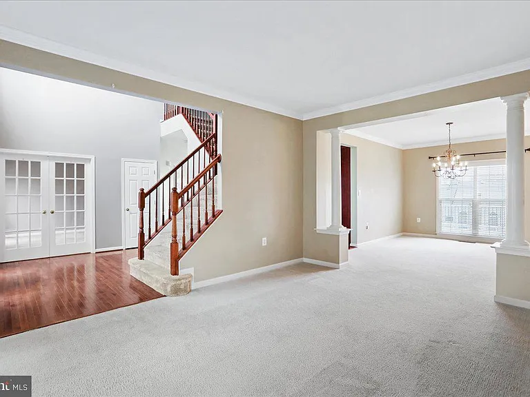 319 Morlyn Dr — Photo 3