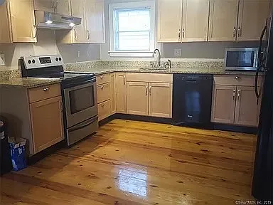 31 Edwards St #2 — Photo 8