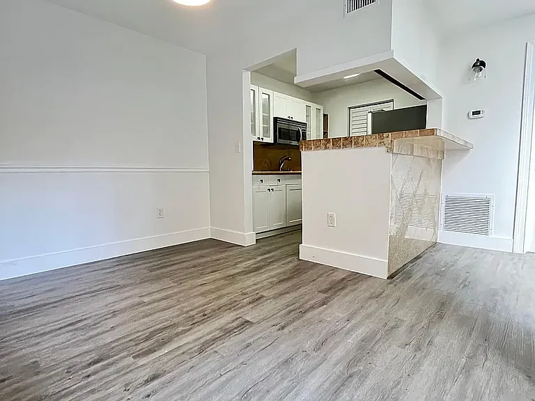 3209 Bird Ave — Photo 12