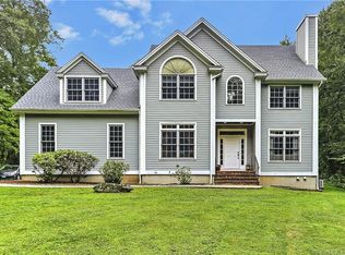 125 Peck Hill Rd, Woodbridge, CT 06525