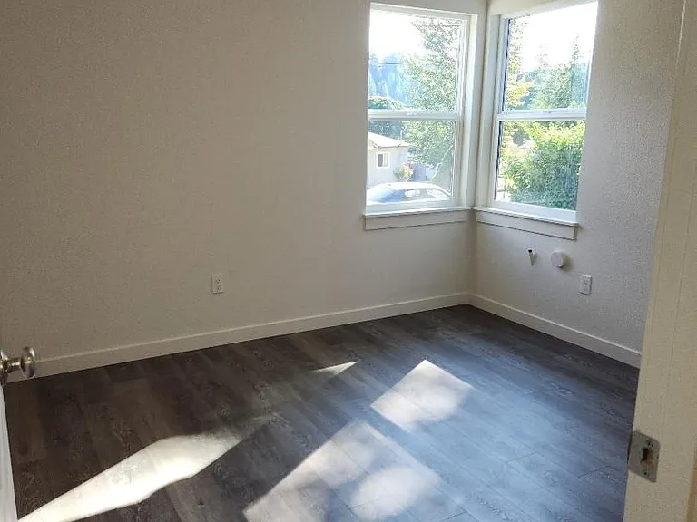 1881 Cedar St — Photo 10
