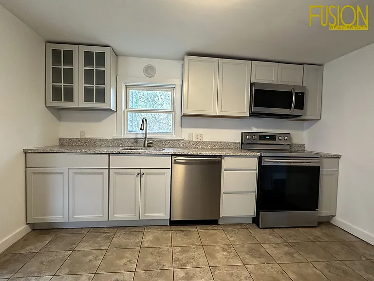 340 Manhattan Dr — Photo 44