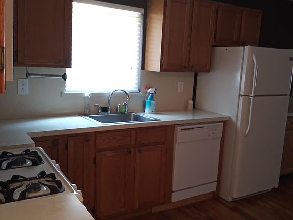 3rd image of 3221 Ampere Ave APT 1