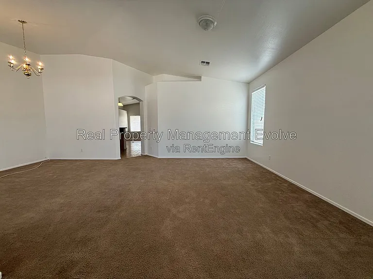 4417 W Saint Kateri Dr — Photo 3