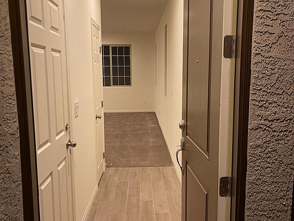 4th image of 11 Castleton Tower Ct