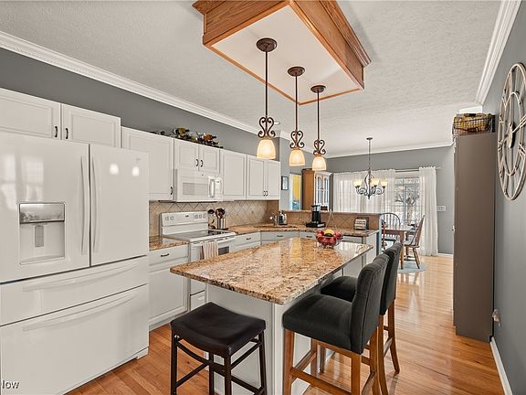 4th image of 9765 Sugarbush Cir