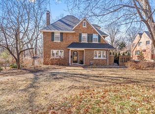 2121 Illini Rd, Leland Grove, IL 62704